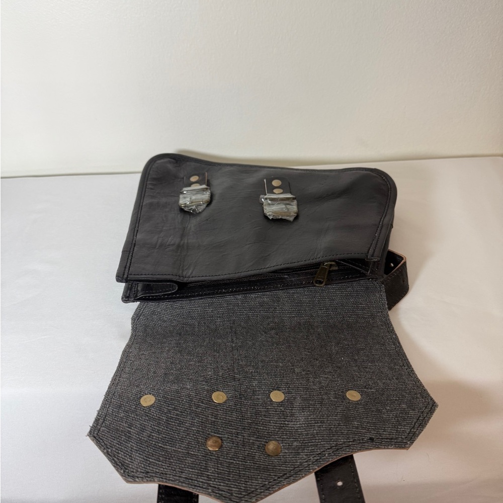 Natural World Panniers Side Bags Pair Of 2 Black Leather Motorcycle 2 Saddle Bag - Picture 5 of 12